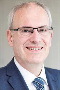 Dr. Georg Bach